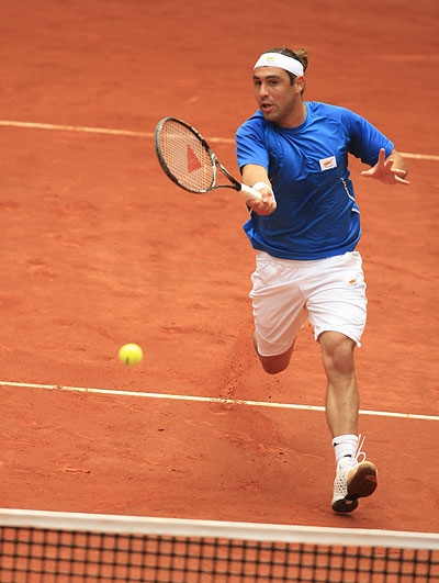 Marcos Secures QF Spot