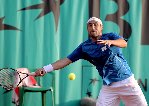 Marcos Reunites With Peyre