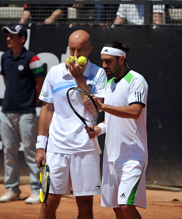 Doubles Defeat In Rome