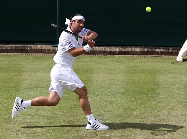 Marcos Eases Through Seppi Test 